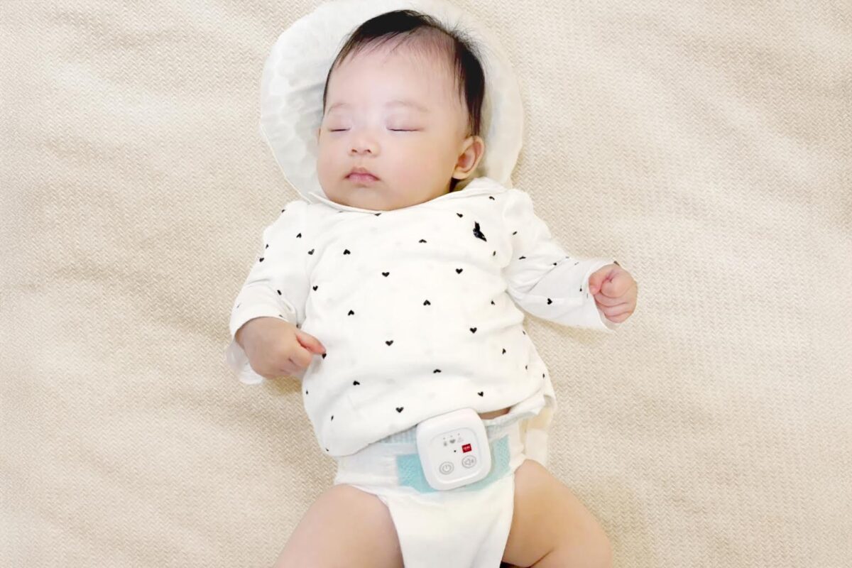 睡眠中の赤ちゃんを見守る 体動センサ